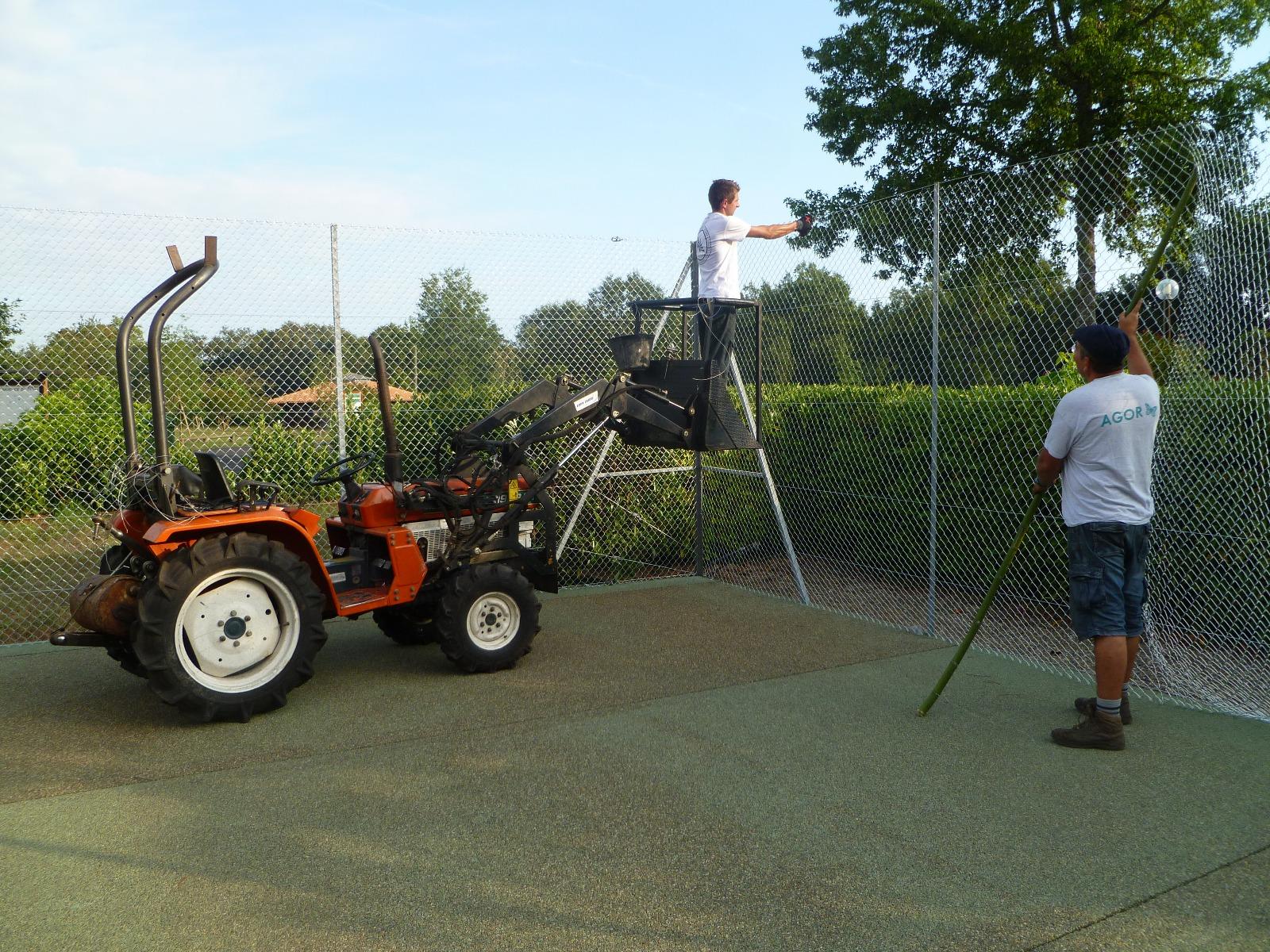 Réfection de grillage de tennis à Sore