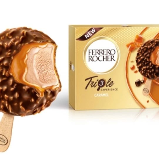 Una caja de helado triple caramelo Ferrero Rocher