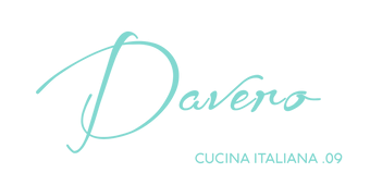 Un logotipo en color verde azulado para Davero, un restaurante italiano, con el texto 