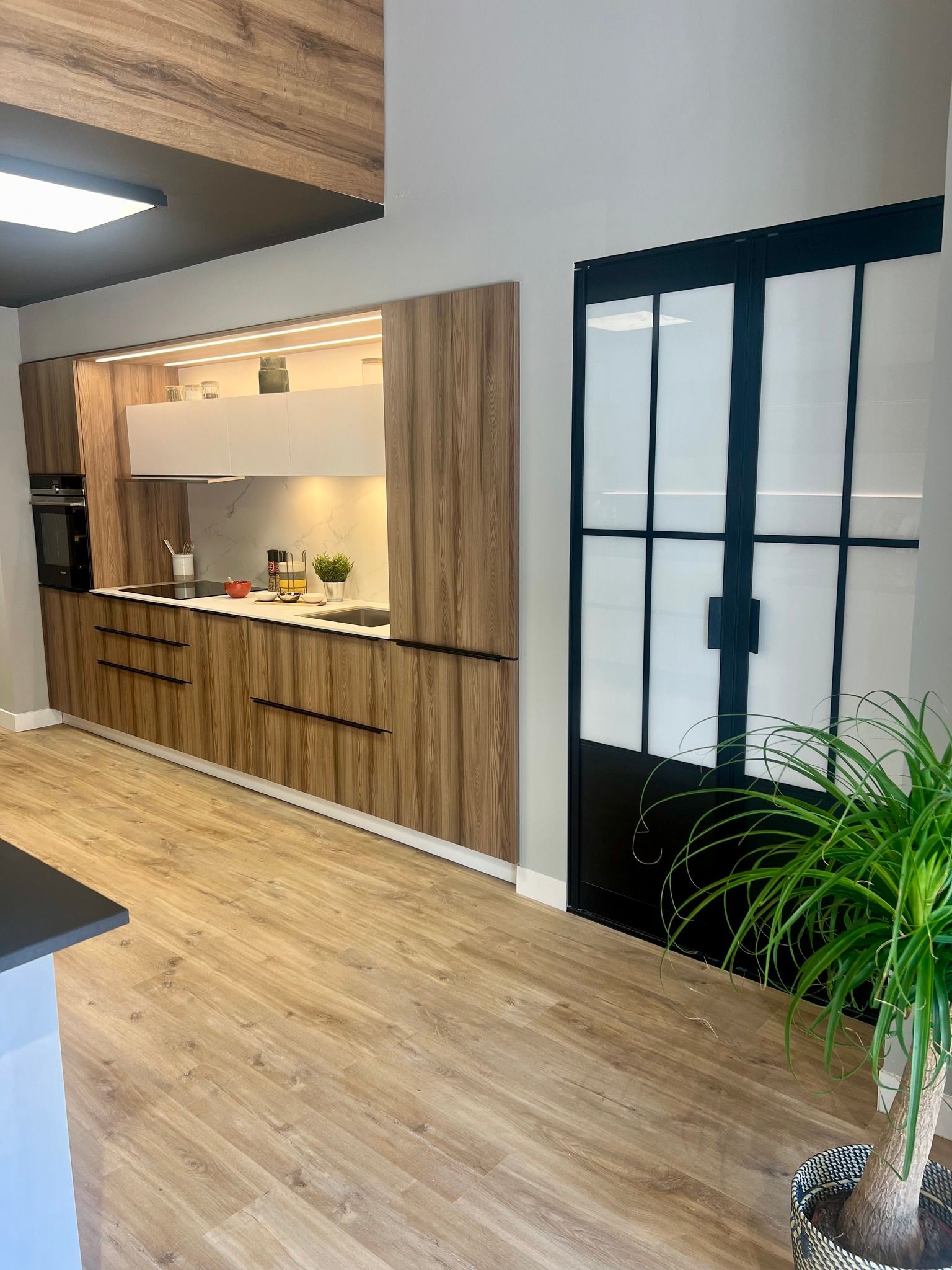 Cuisine avec des placards en bois