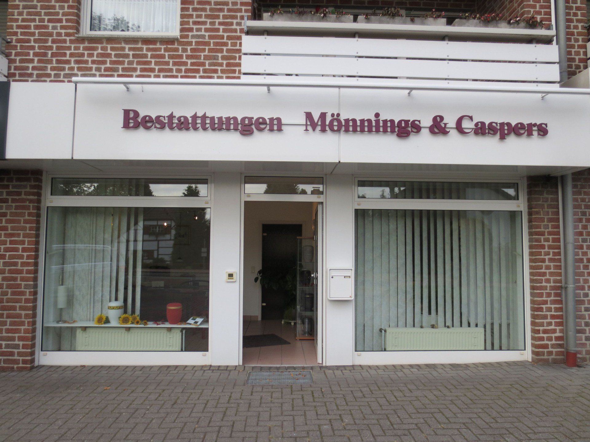 Bestattungen Mönnings & Caspers Dorstener Straße 1