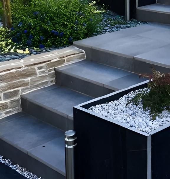 Escaliers extérieurs en béton