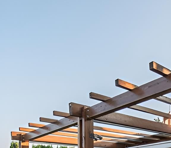 Bord d'une pergola en boiss