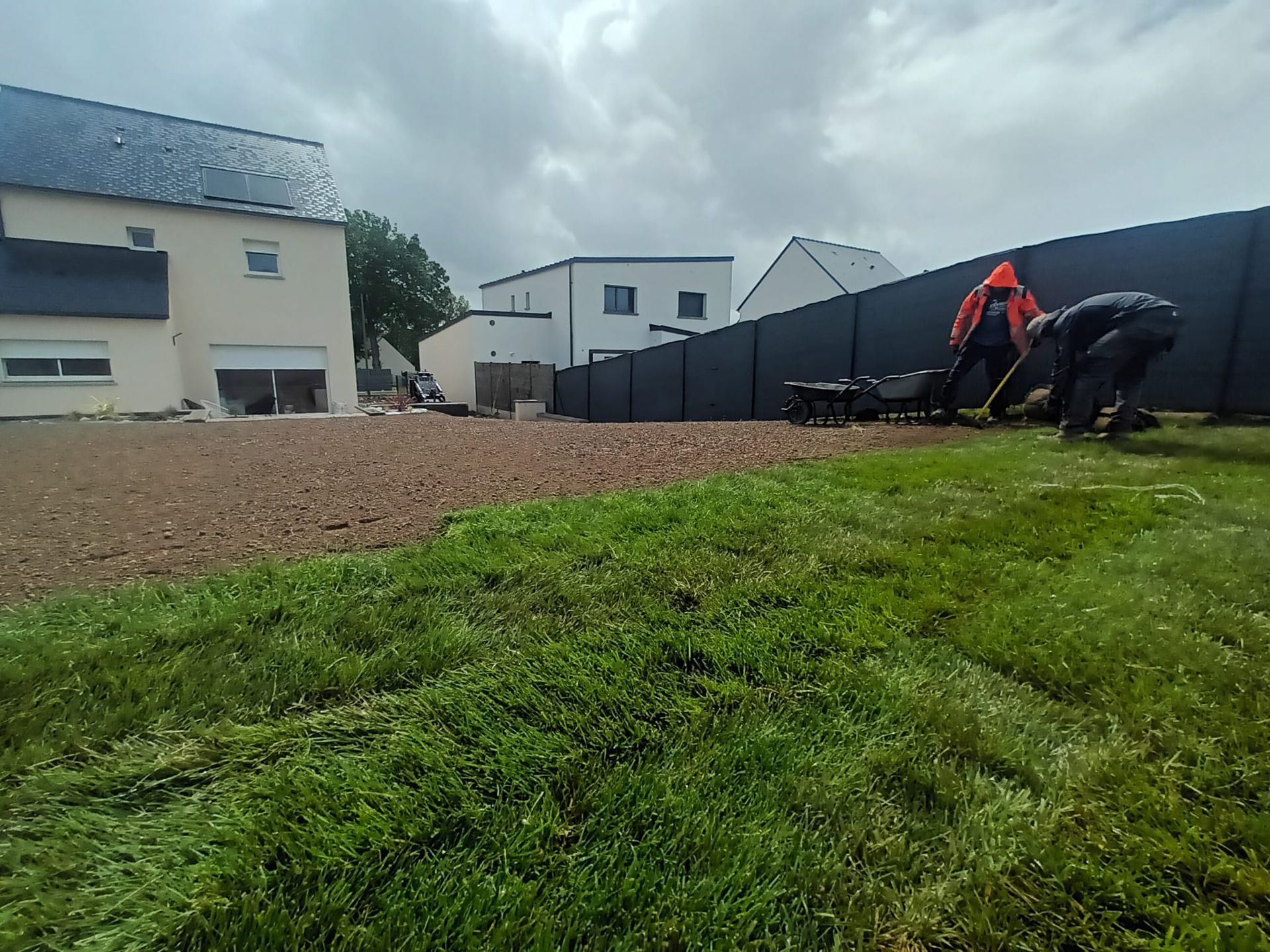 Pose de rouleau de gazon