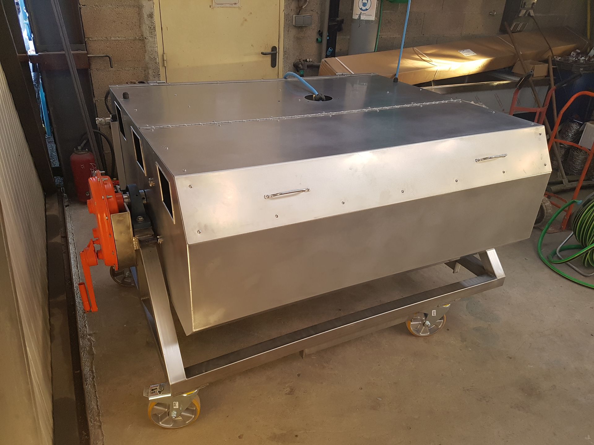 Création d'un chariot inclinable pour batterie de traction automobile