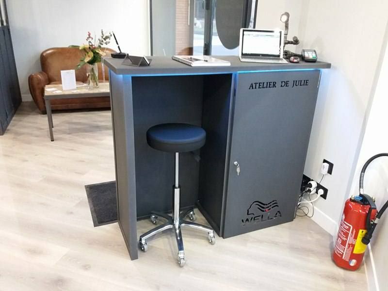 Nos réalisations : création d'un petit comptoir de réception