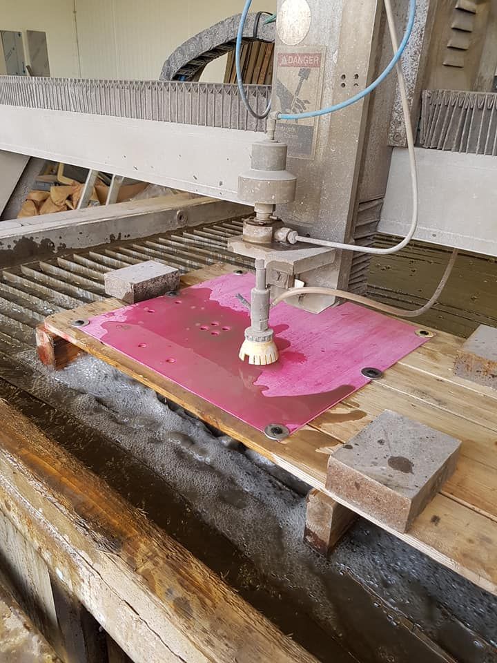 Nos réalisations : du plastique découpé au jet d'eau