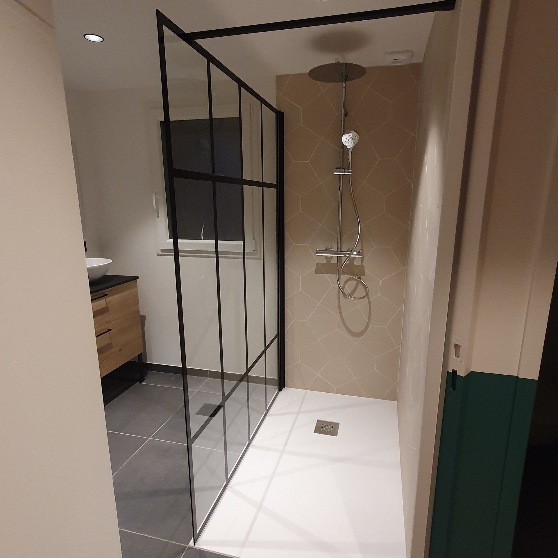 L'intérieur d'une douche à l'italienne.