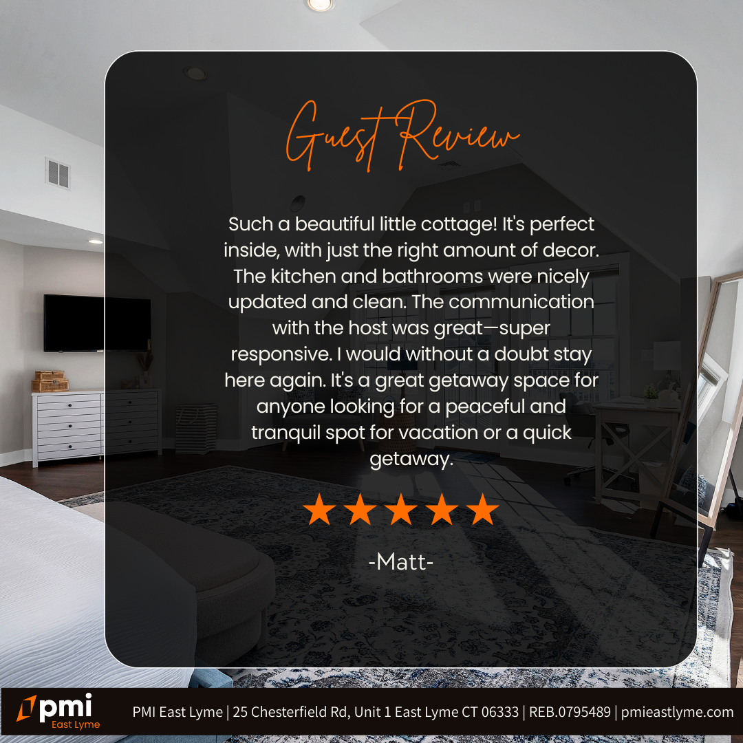 Guest review for a cottage with a 5-star rating. Text overlay on an interior photo.