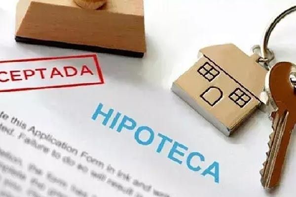 Un formulario de solicitud de hipoteca marcado como