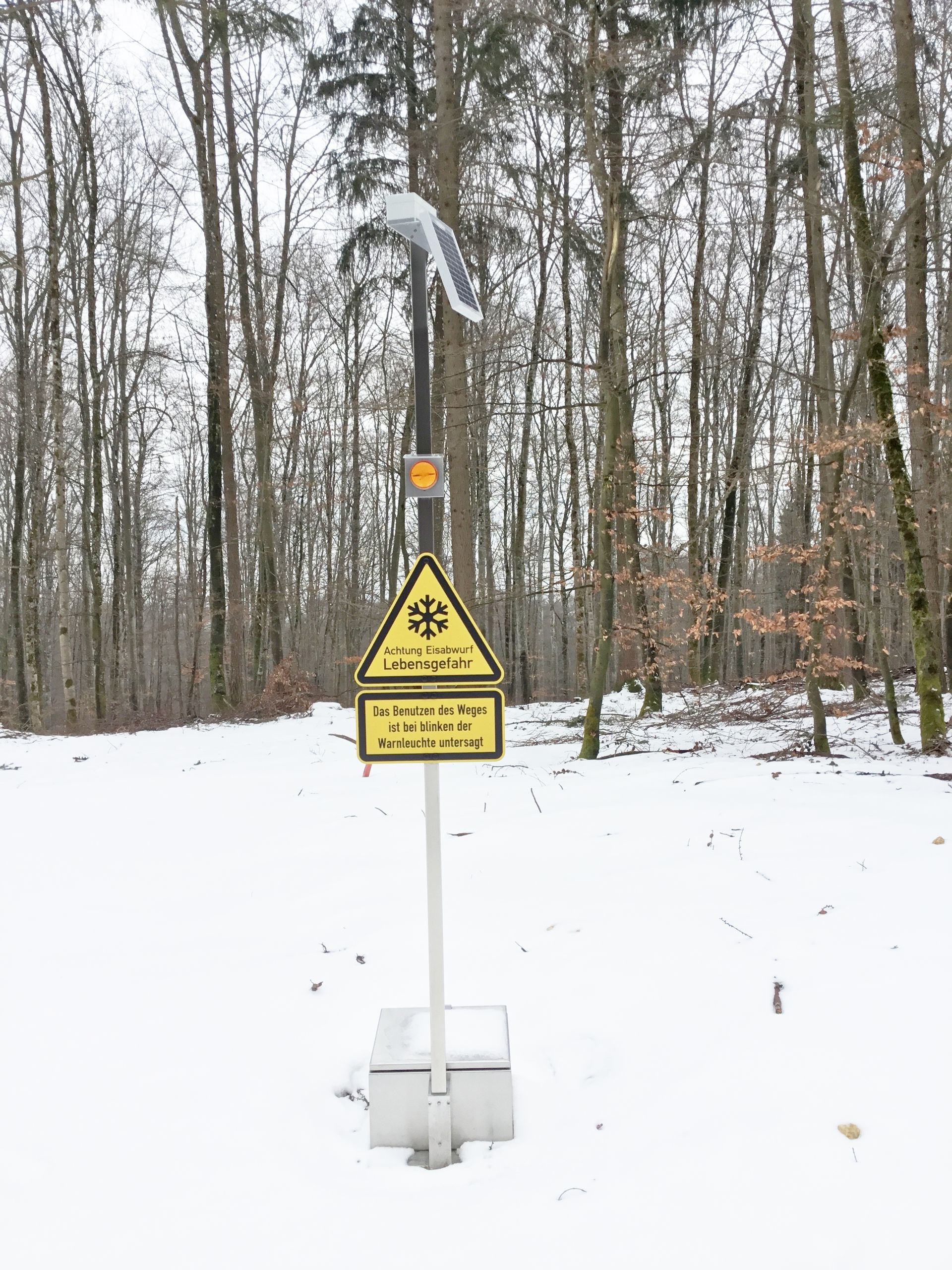 Wanderwege Langlaufloipen und der Schlittelhang in Beinwil .i Freiamt werden temporär wegen Eiswurf gesperrt 