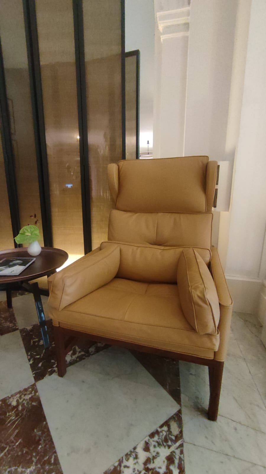 Grand fauteuil marron