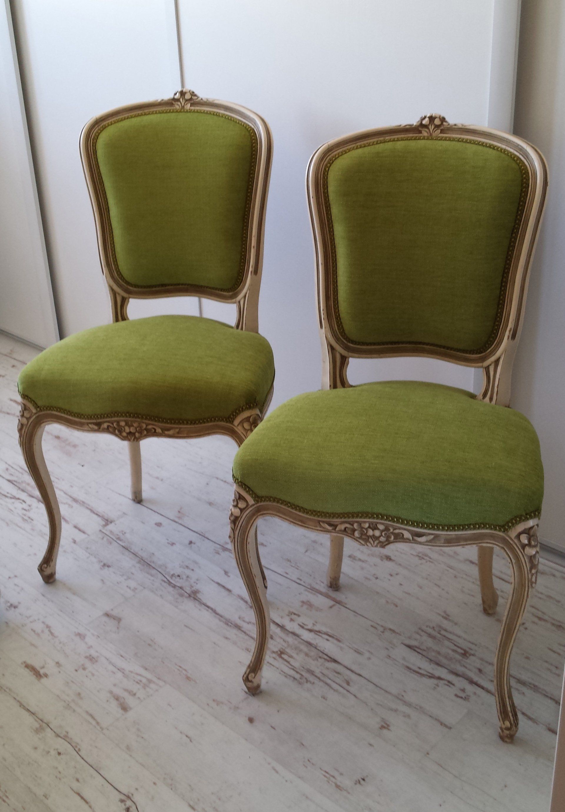 Paire de chaise traditionnelle verte