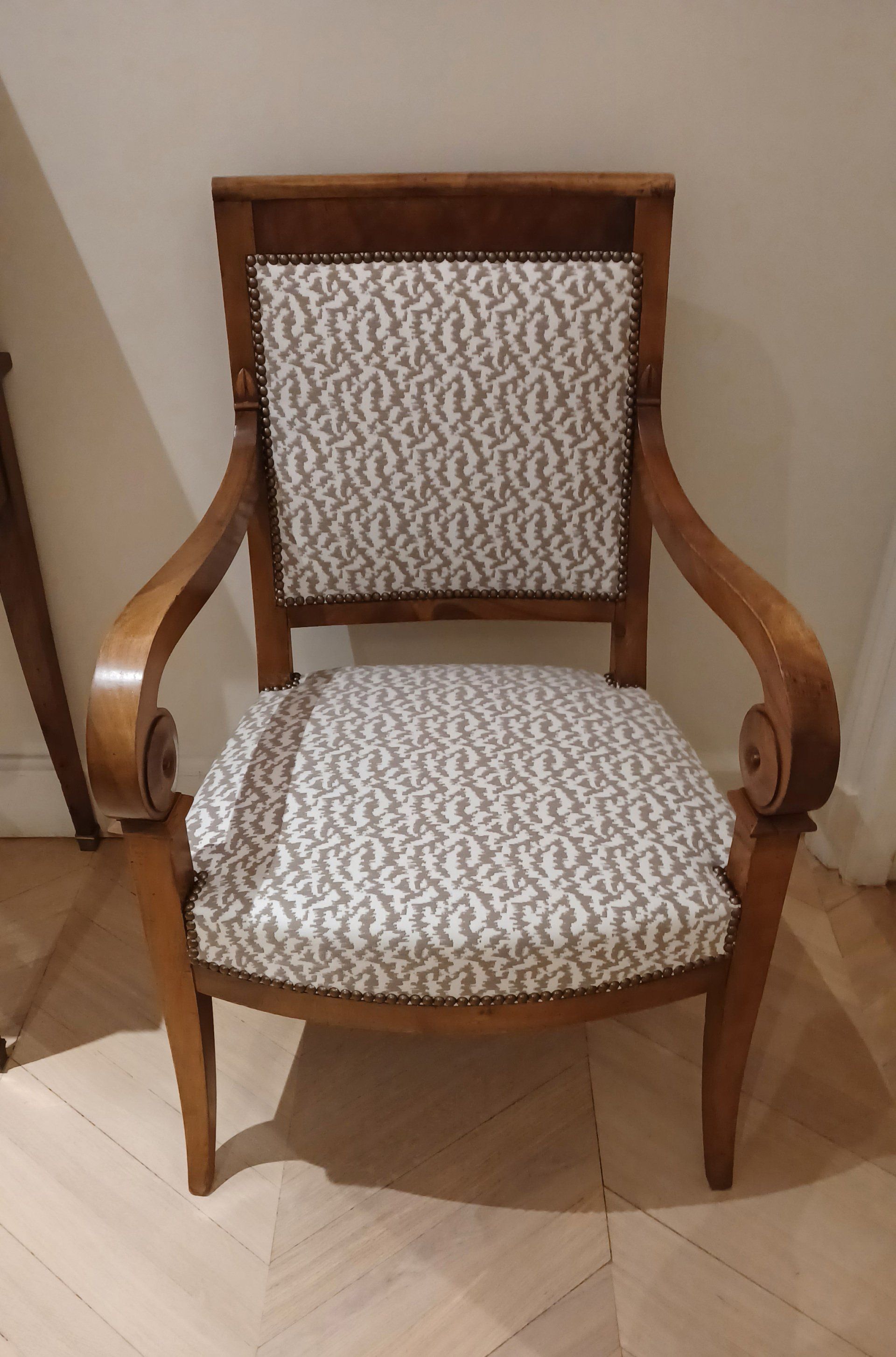 chaise traditionnelle avec motif