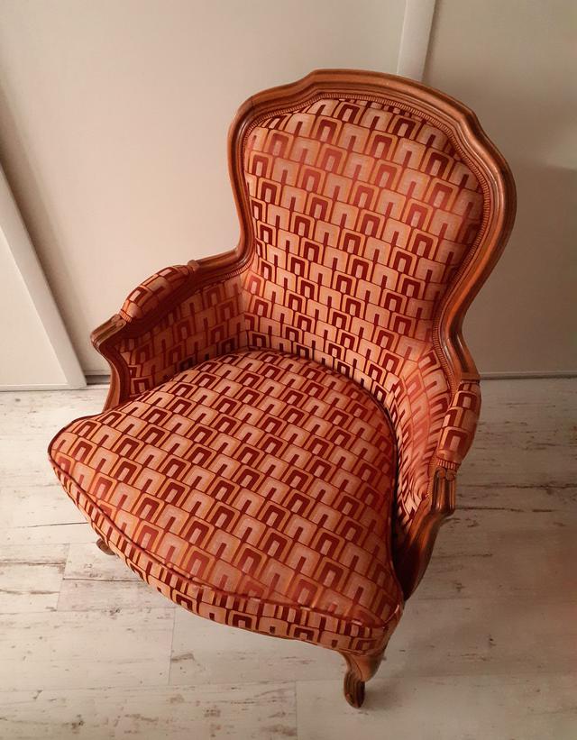 fauteuil traditionnel avec motif