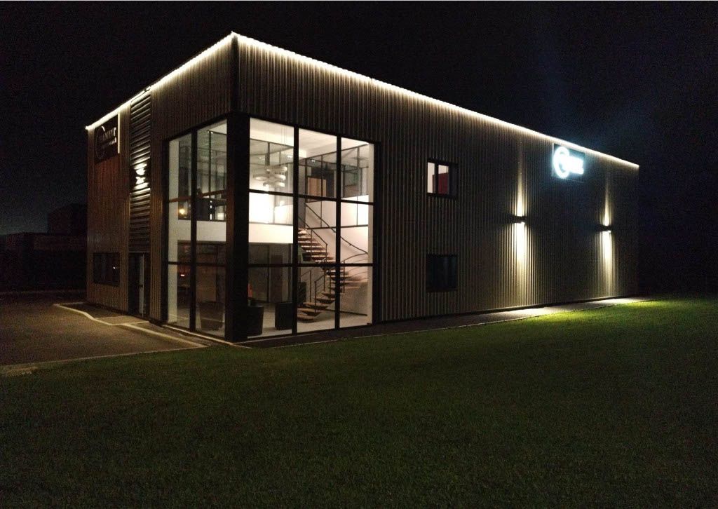 Éclairage extérieur d'un bâtiment tertiaire