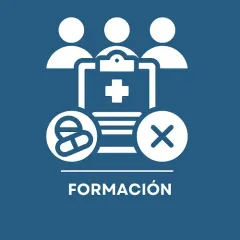 Un grupo de personas paradas una al lado de la otra con un botiquín de primeros auxilios.