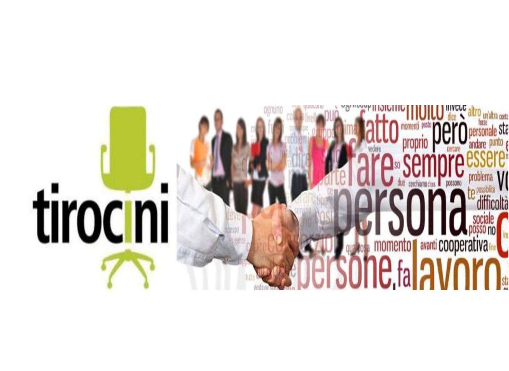 Un gruppo di persone si stringe la mano davanti al logo di tirocini