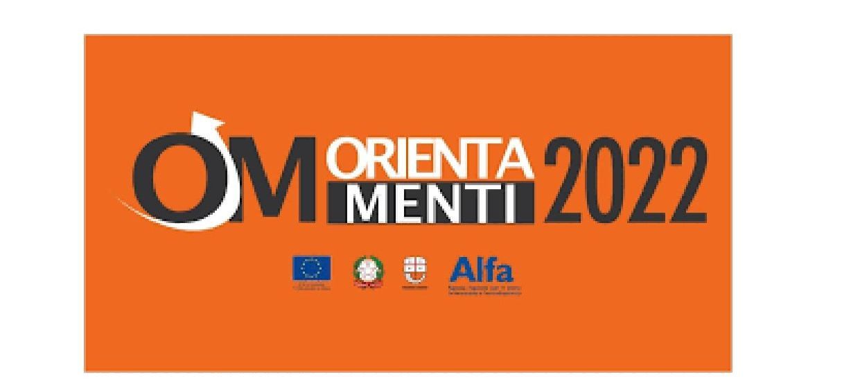 Un cartello arancione con la scritta orienta 2022