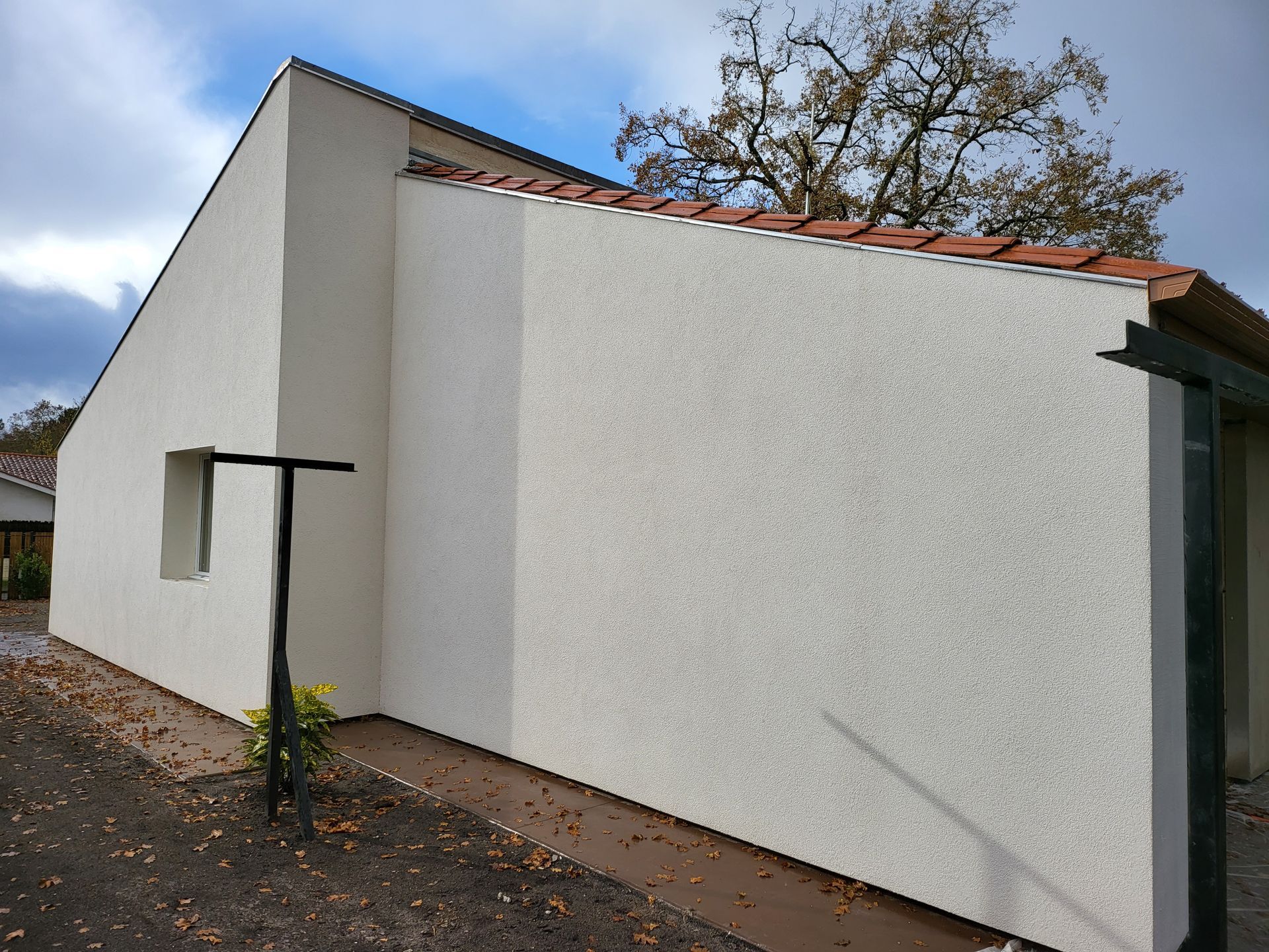 Une maison à Cestas, après isolation thermique par l'extérieur.