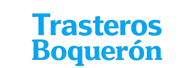 El texto "Trasteros Boquer&oacute;n" escrito en una fuente sans-serif de color azul claro y en negrita sobre un fondo blanco liso.