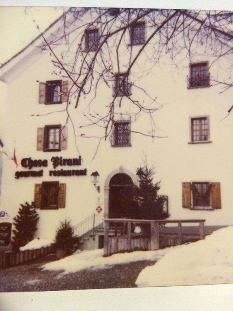 Hausfassade, die von Marcello Del Curto gestaltet wurde