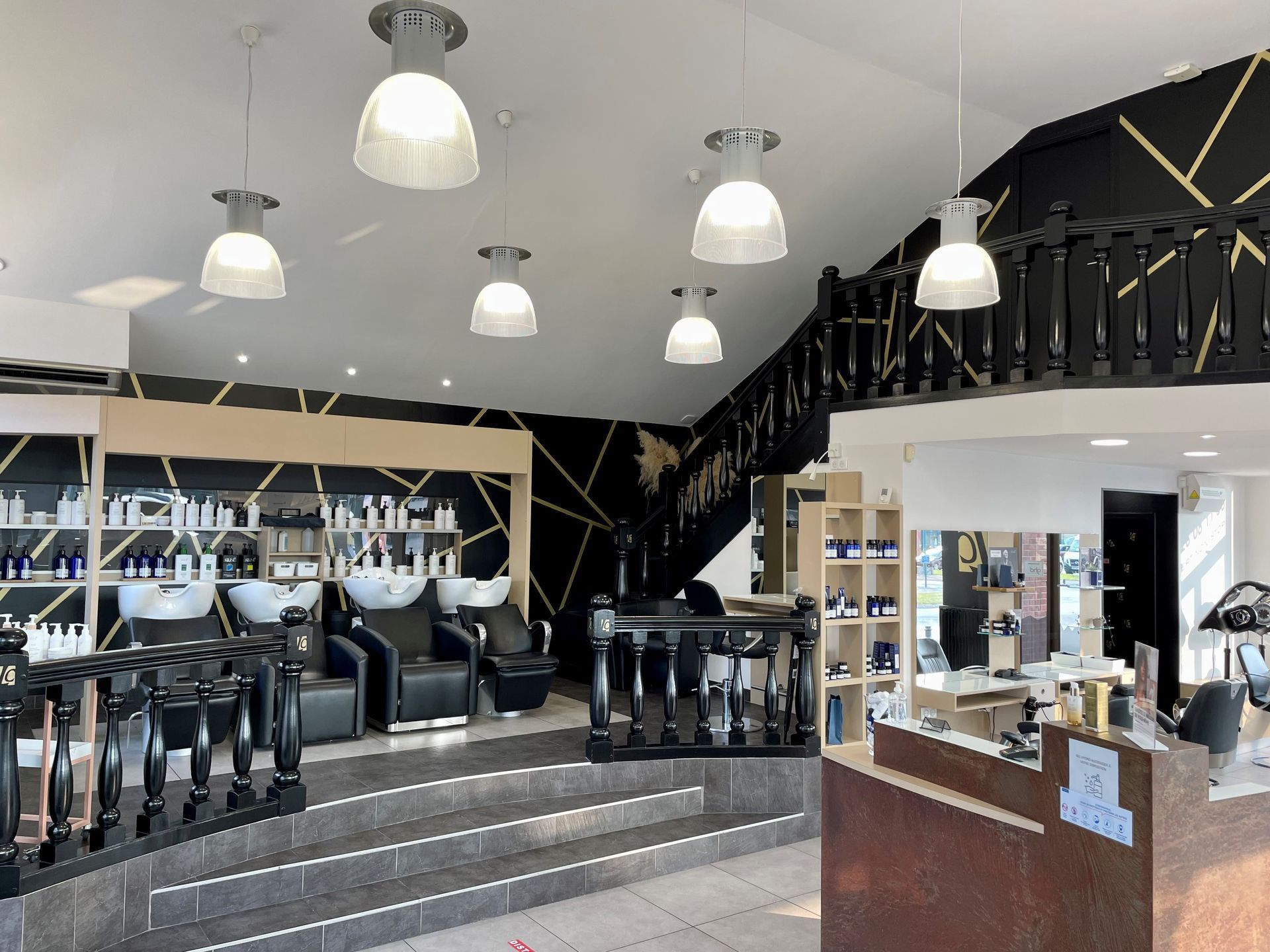 Salon de coiffure homme, femme et enfant