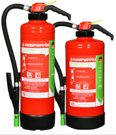 Zwei Feuerlöscher für Brandschutz im Unternehmen zur schnellen Brandbekämpfung vor Ort