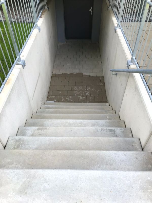 Kellertreppe im Freien