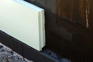 eine Wand wird isoliert