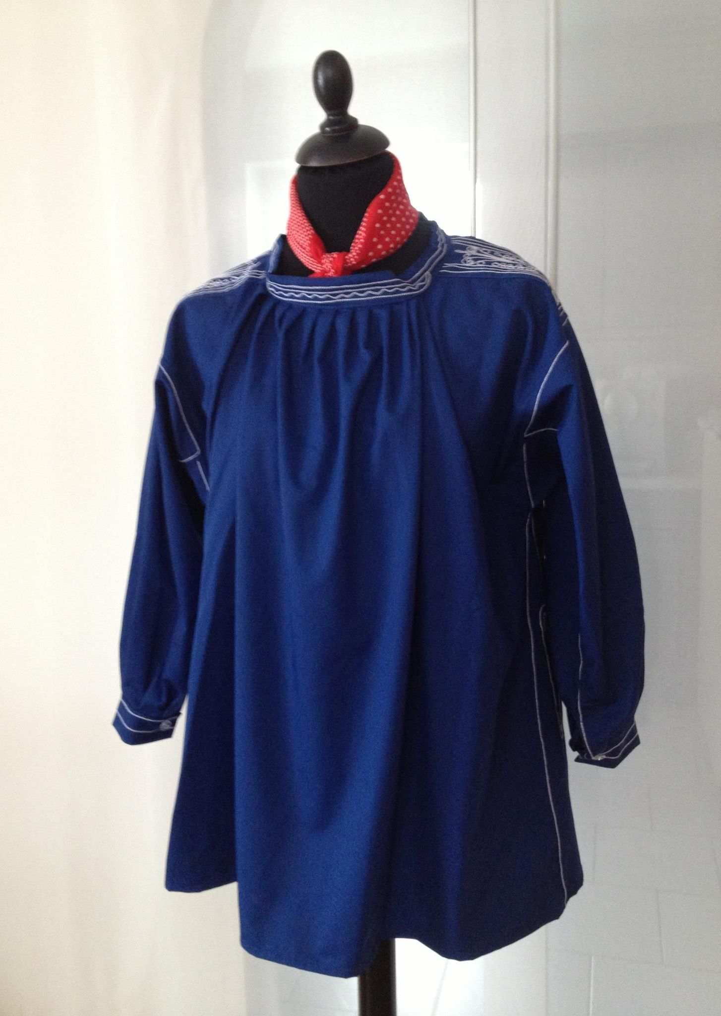 Ein blauer Rieser Kittel