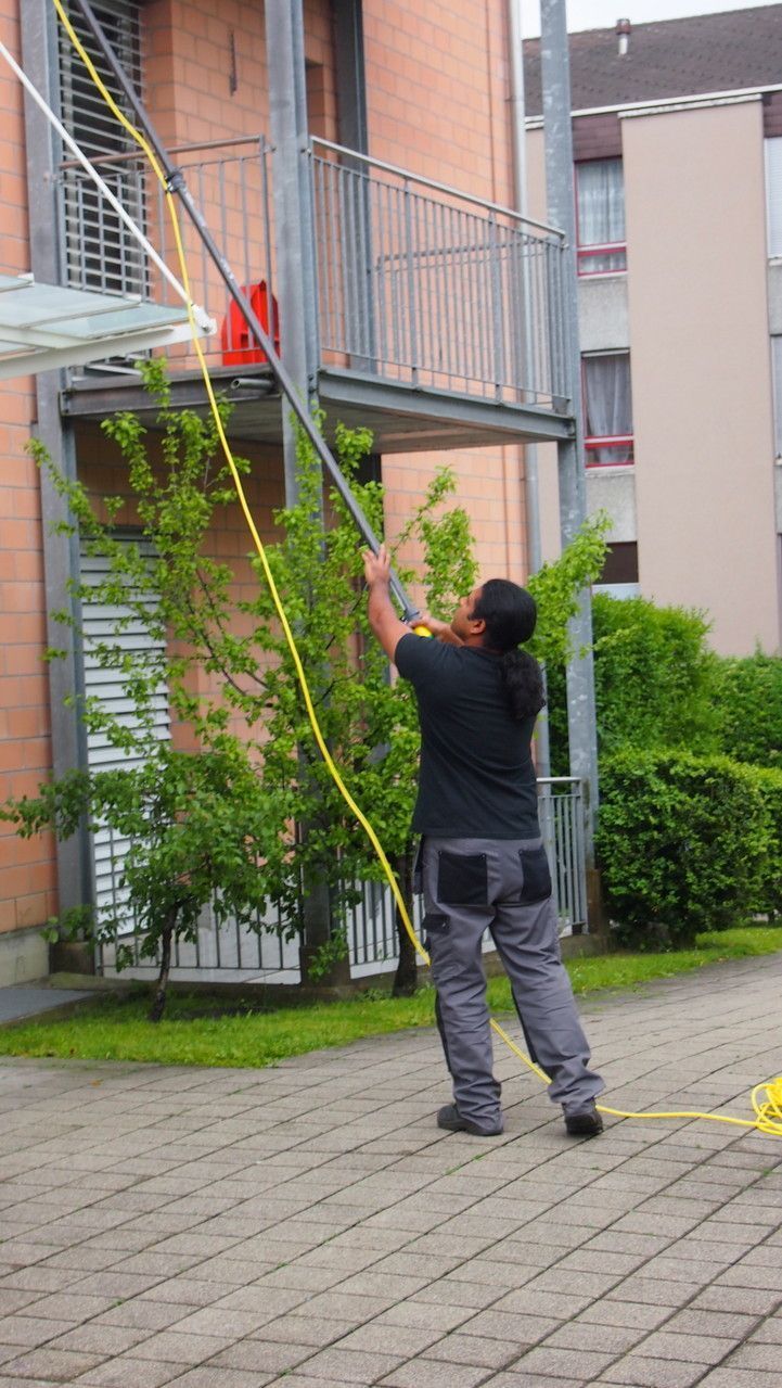 Reinigung - Peluka Reinigungen