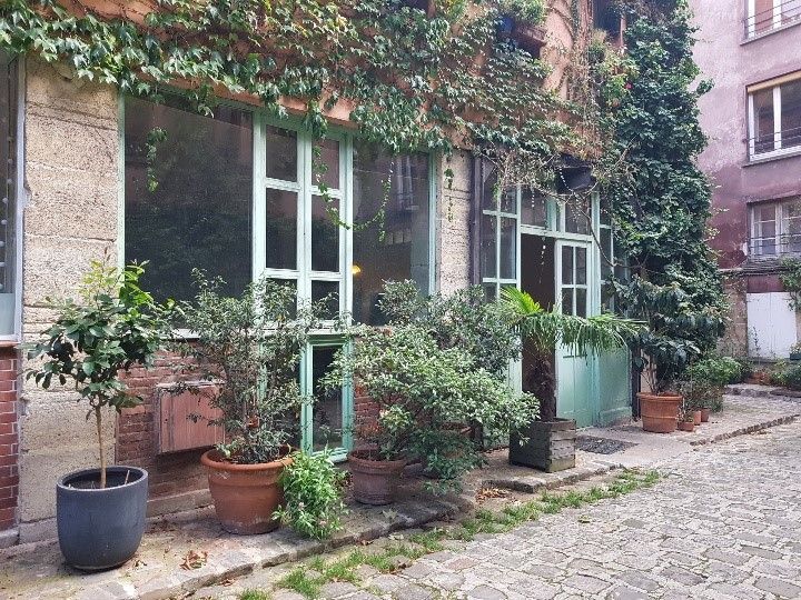 Devanture du showroom RVS