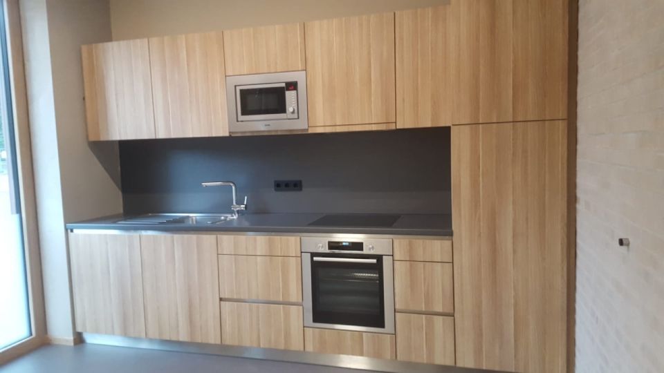 Einbauküche der Bau- und Möbeltischlerei Kraft