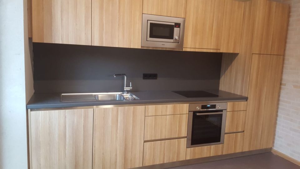 Einbauküche der Bau- und Möbeltischlerei Kraft