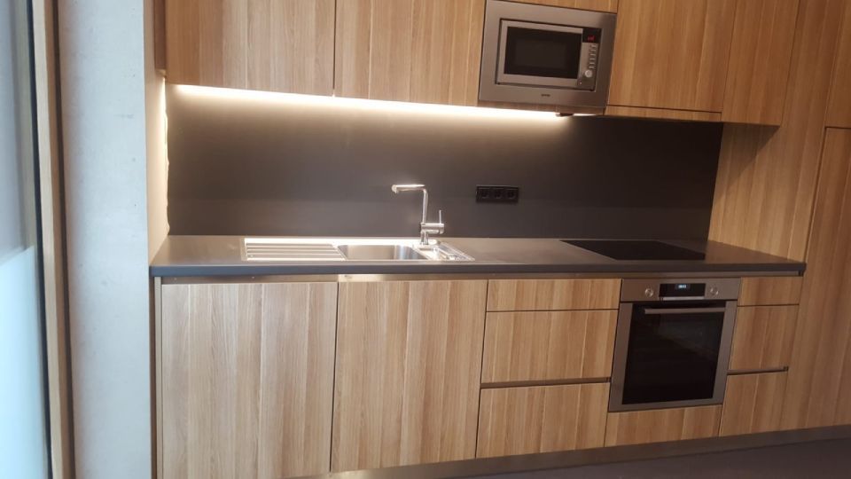 Einbauküche der Bau- und Möbeltischlerei Kraft