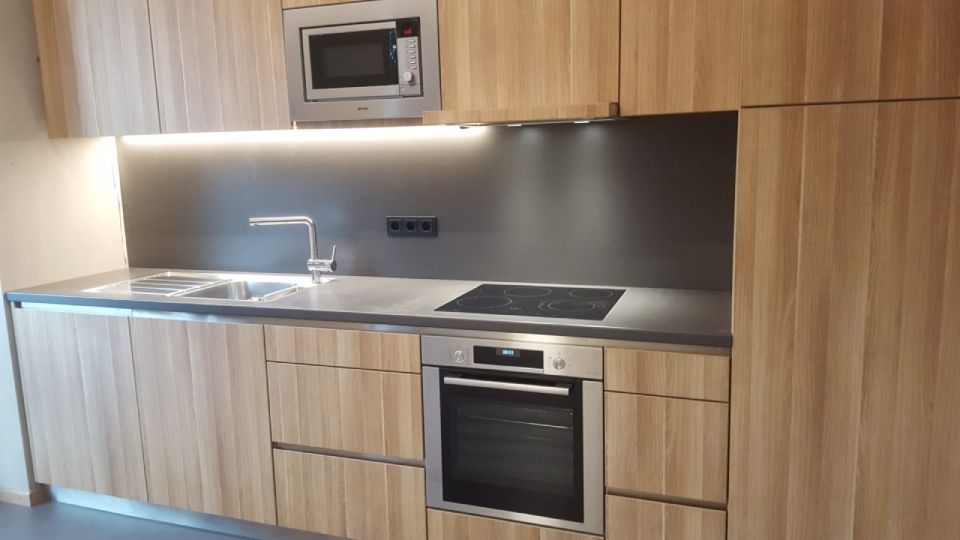 Einbauküche der Bau- und Möbeltischlerei Kraft