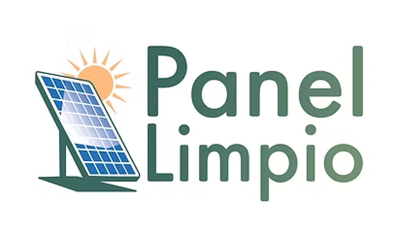 Logo de Panel Limpio con panel solar azul, sol naranja y texto verde grisáceo.
