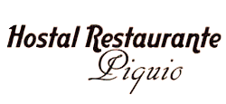 Un logotipo en blanco y negro para un restaurante llamado hostal restaurante piquio.
