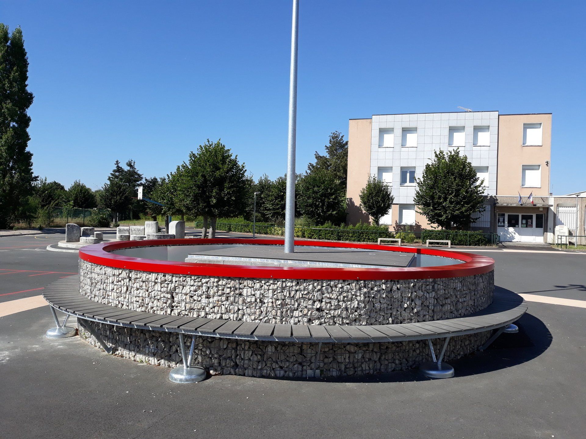 Banc en établissement scolaire