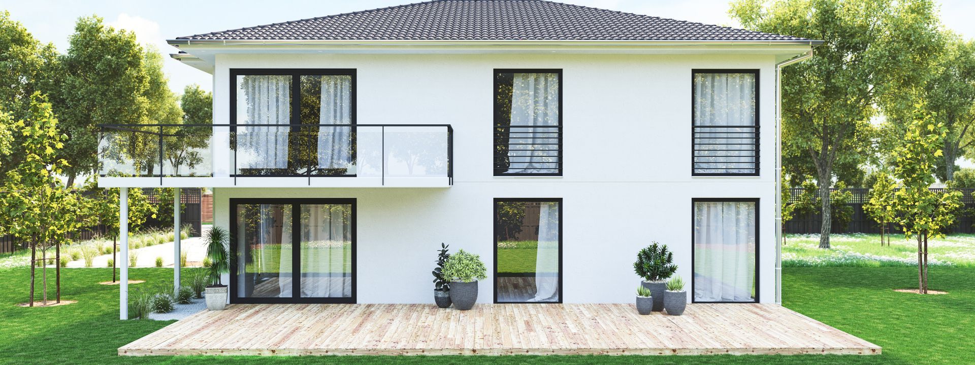 Maison moderne blanche de deux étages avec toit foncé, fenêtres à cadre noir, balcon et pelouse verte