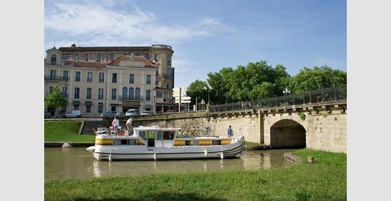 Port de plaisance - Carcassonne - canal du midi - patrimoine mondial