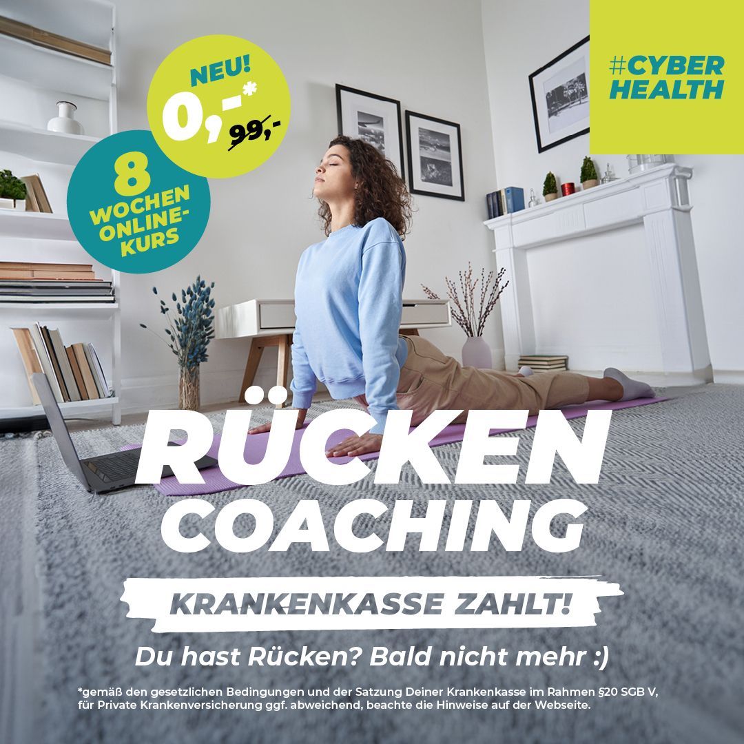 Eine Frau macht Yoga auf einer Yogamatte vor einem Laptop.