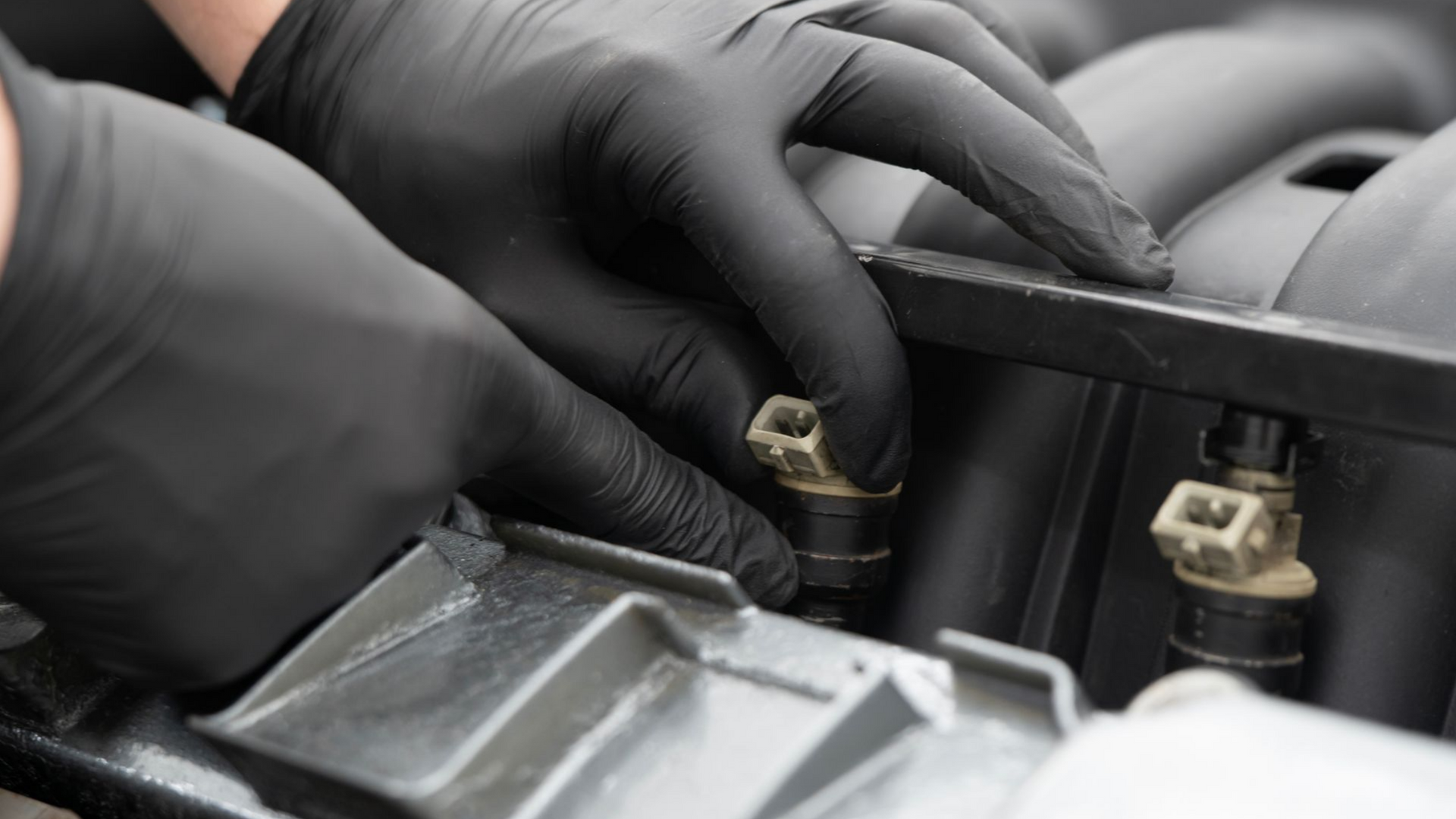 Remplacement d'un injecteur de carburant.