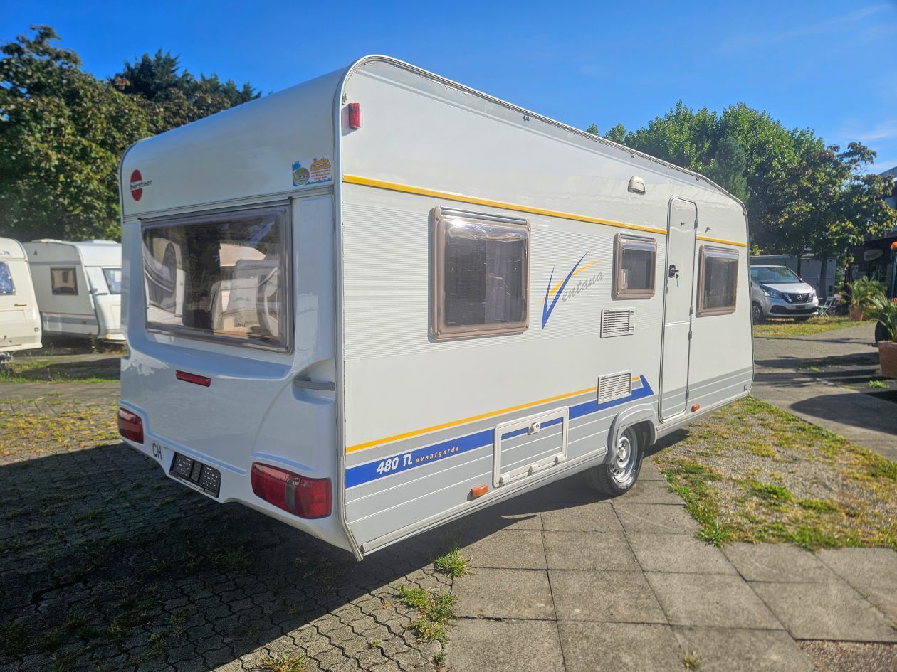 Burstner 480 TL Avantgarde Ventana avec 2 auvents et Mover - vue extérieure arrière
