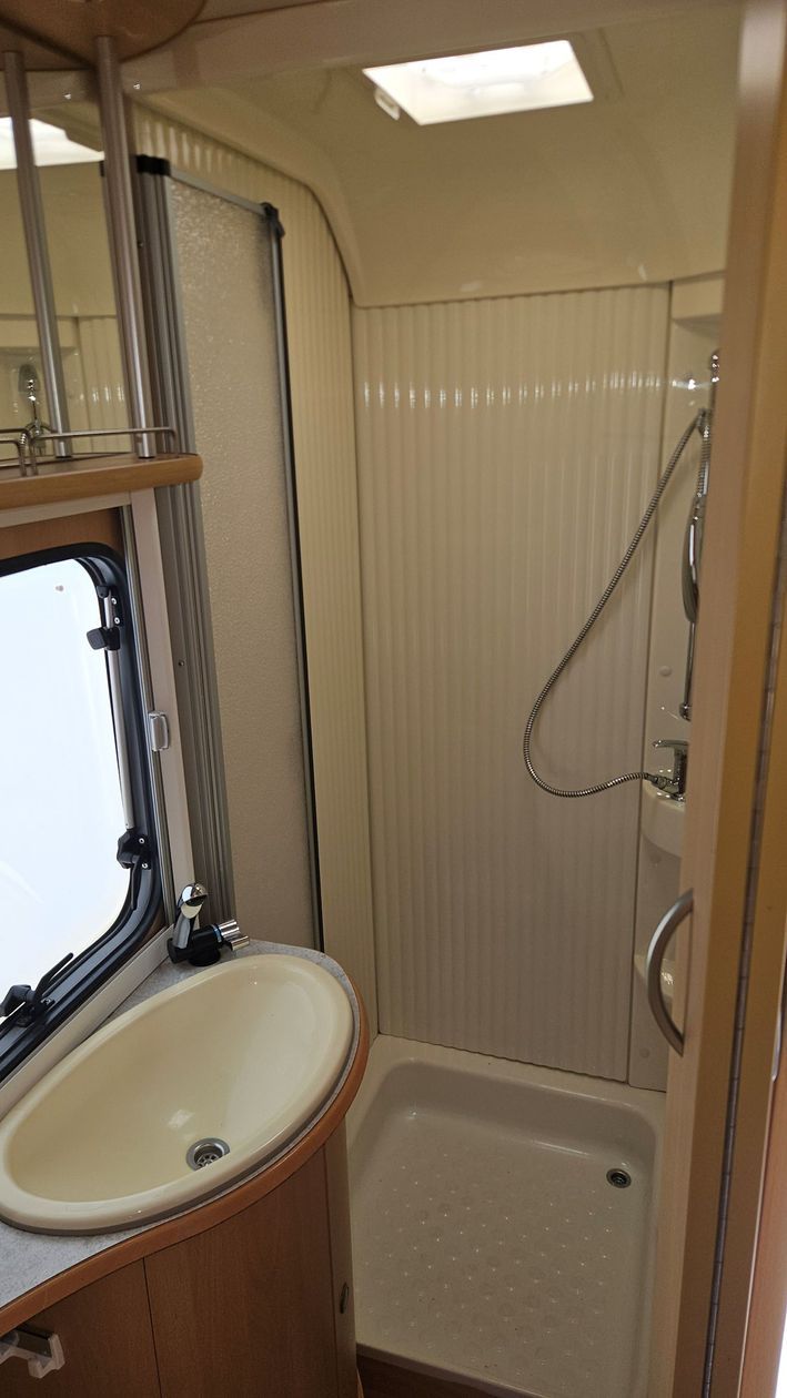 Evasion Caravanes - Dethleffs Camper 