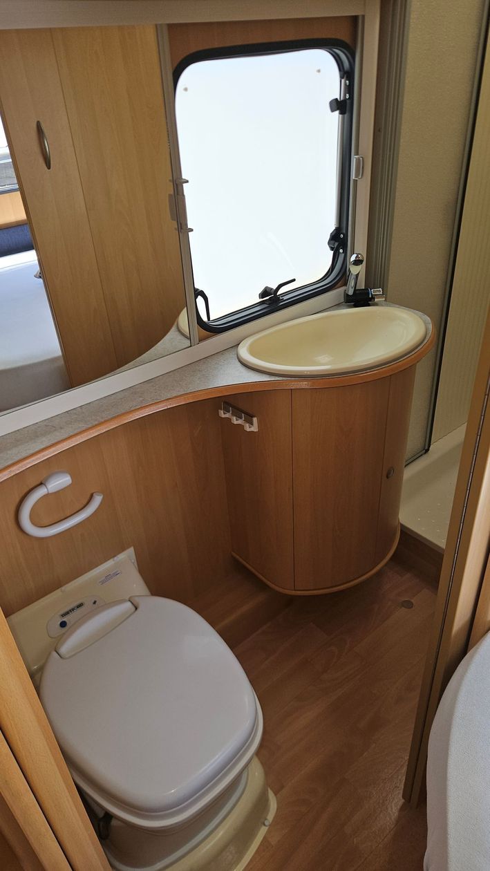 Evasion Caravanes - Dethleffs Camper 