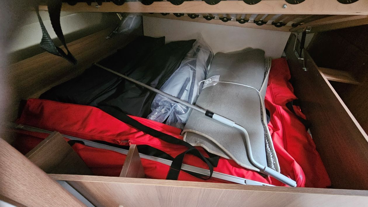 Belle Hobby 720 Prestige avec auvent