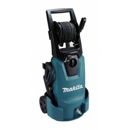 Una idropulitrice Makita ad alta pressione con un tubo flessibile attaccato.