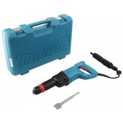 Un martello Makita è in una custodia blu con un martello.